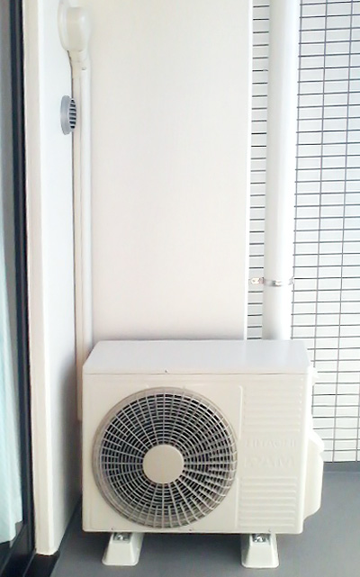 室外機　ベランダ置き　室外化粧カバーあり：日立　RAS-S40C2