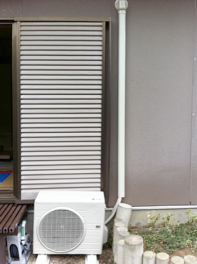 室外機　大地置き　室外化粧カバーあり：ダイキン　S22PTES