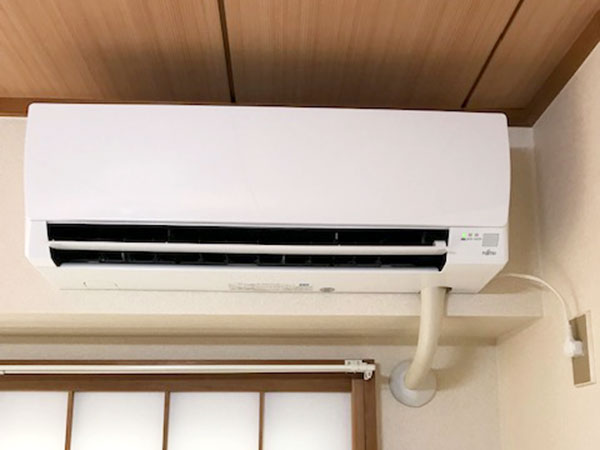 神奈川県 W様　新品エアコン（2.2ｋＷ）取り付け工事のご依頼ありがとうございました。