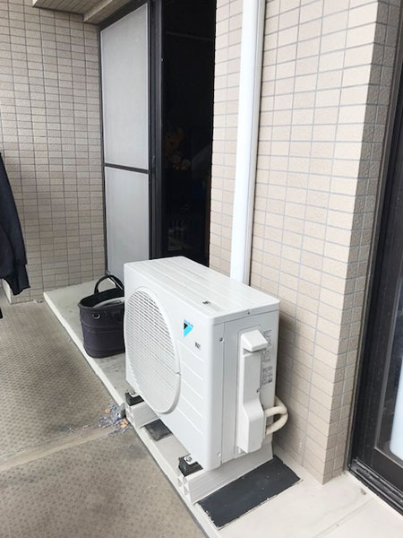 室外機　ベランダ置き　室外化粧カバーあり：ダイキン　F25TTES