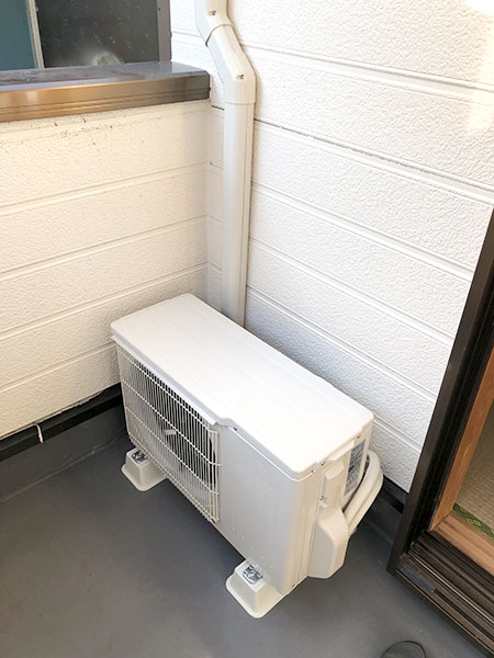 室外機　ベランダ置き　室外化粧カバーあり：シャープ　AC-408TN