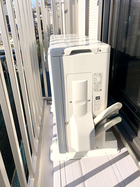 室外機　ベランダ置き　室外化粧カバーあり：東芝　RAS-2210TS