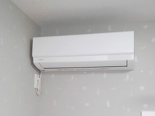 神奈川県鎌倉市 S様　新品エアコン（2.2ｋＷ）室外化粧カバーパック取り付け工事のご依頼ありがとうございました。