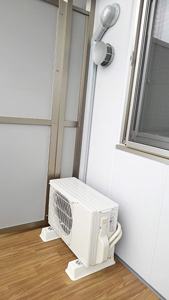 室外機　ベランダ置き　室外化粧カバーあり：三菱　霧ヶ峰　MSZ-GE2220