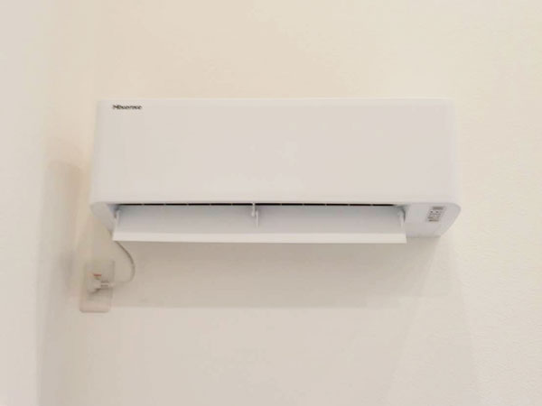 神奈川県三浦郡葉山町 O様　新品エアコン（4.0ｋＷ）取り付け工事 化粧カバーパックのご依頼ありがとうございました。