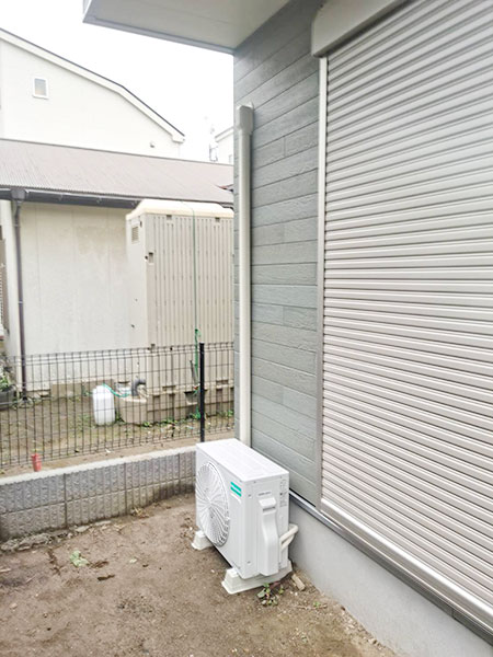 室外機　大地置き　室外化粧カバーあり：ハイセンス　HA-S22C