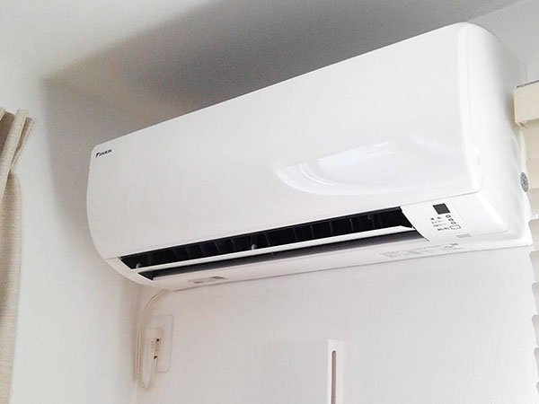 神奈川県高座郡寒川町 C様　新品エアコン（2.2ｋＷ）取り付け工事 化粧カバーパックのご依頼ありがとうございました。