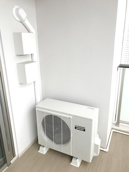 室外機　ベランダ置き　室外化粧カバーあり：三菱重工　ビーバーエアコン　SRK56SY2