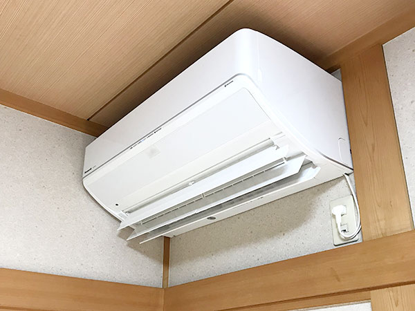 東京都荒川区 F様　新品エアコン（2.8ｋＷ）標準取り付け工事のご依頼ありがとうございました。