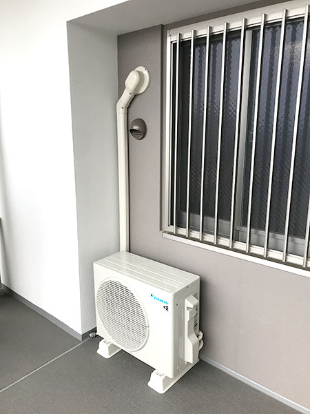 室外機　共用廊下置き　室内化粧カバーあり：ダイキン　risora　AN22ZSS