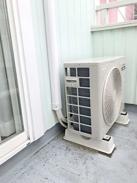 室外機　ベランダ置き　室外化粧カバーあり：三菱重工 ビーバーエアコン SRK-222R