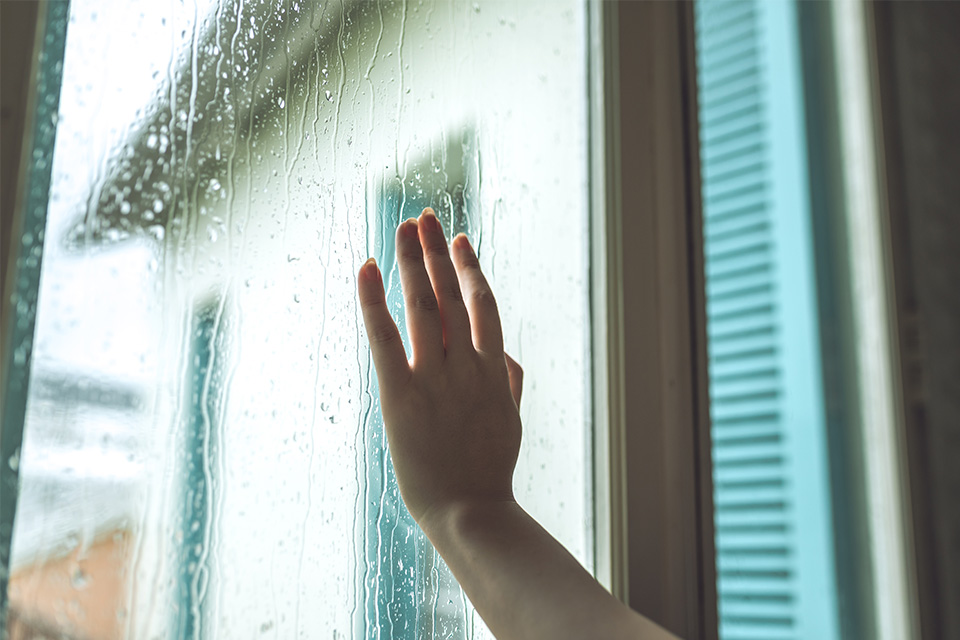 雨の日のエアコン工事