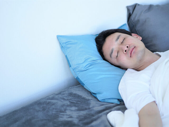 快眠の男性